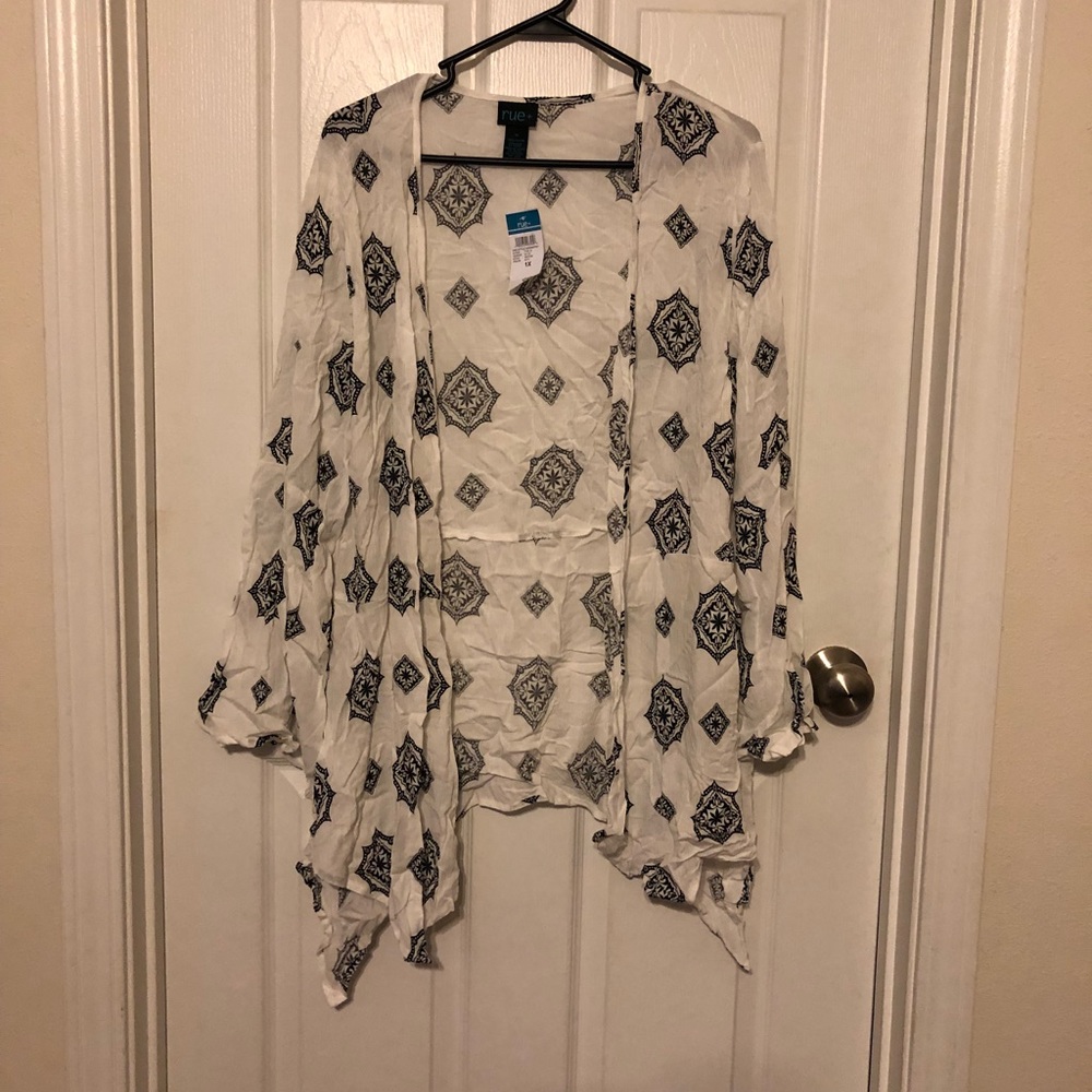 Rue 21 Black & White Kimono